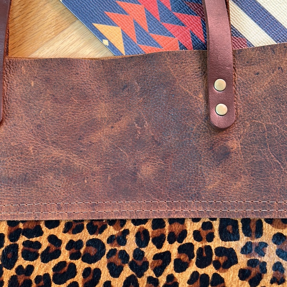 Hawks and Doves leather tote - Picture 4 of 7